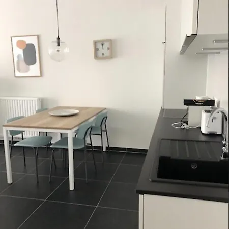 Appartamento Cosy & Child A 2 Min Airport